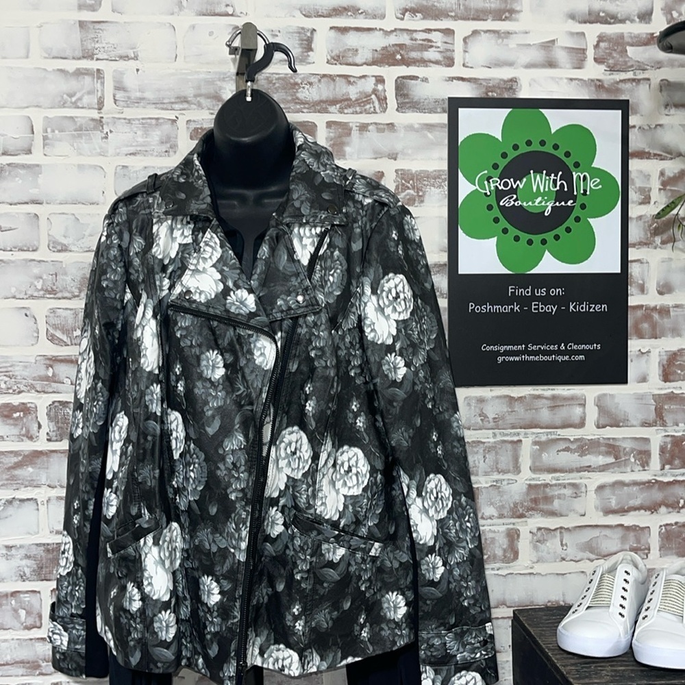 Lane Bryant Black & White Floral Faux Leather Moto Jacket